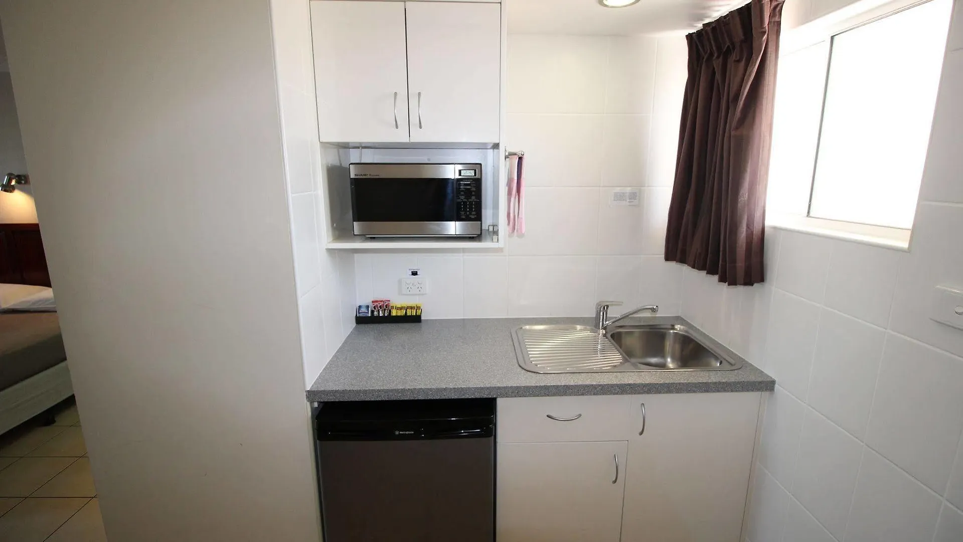 Endeavour Inn Emu Park Motel