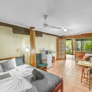Bed & Breakfast Blue Gum